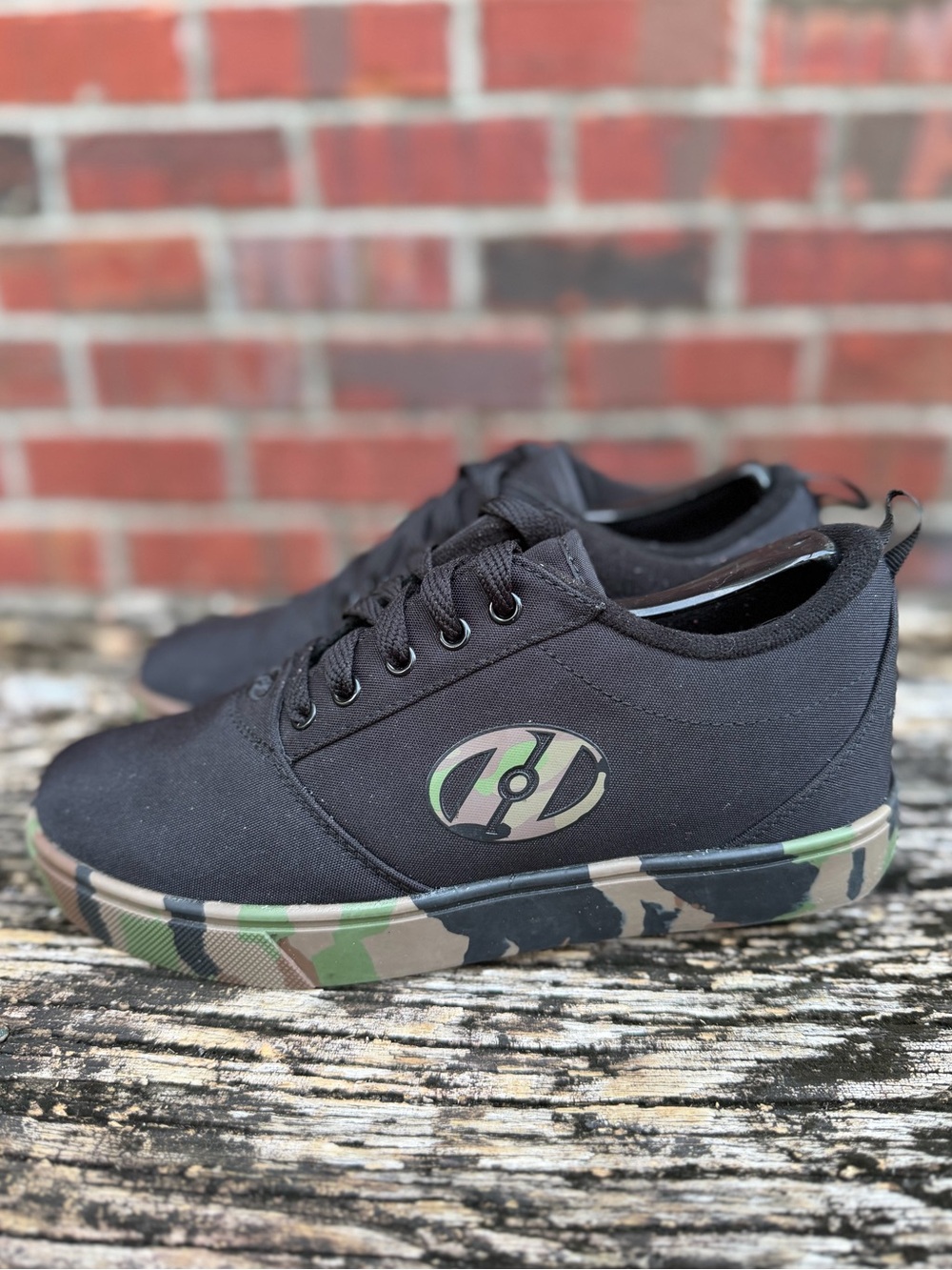 Heelys Men’s Pro 20 Lifestyle Black Canvas w/ Camo Soles Sz 7 Skate Shoes X2 - Picture 12 of 15